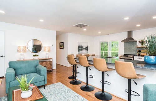 Chapel Hill House | Modern Oasis Close to UNC Chapel Hill Stadium