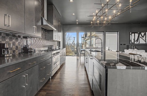 Cleveland Park House | Modern Oasis Downtown Skyline View Prime Nashville