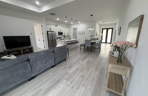 Pine Valley House | Modern oasis in the heart of southwest Florida - In-ground heated pool