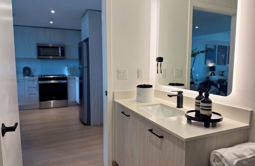Midtown Apartment | Modern Oasis – Steps from Dining & Nightlife