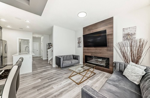 Northwest Edmonton House | Modern Oasis w/AC Sleeps 6 Garage Parking Near WEM