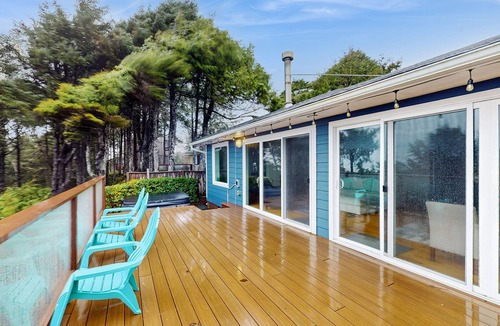 Moclips House | Modern ocean view home with private hot tub, big deck, and family-ready spaces