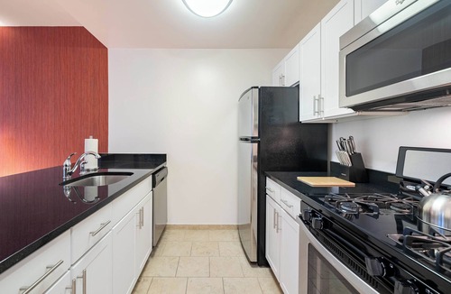 Brooklyn Heights Apartment | Modern One Bedroom in Charming Brooklyn Heights