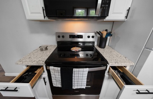 Ferguson House | Modern Open-Concept Home Chef’s Kitchen 3 Bed in St Louis