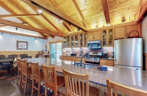 Upper Kingsbury House | Modern, open, spacious, family-friendly mountain home w/Wi-Fi & private Hot Tub