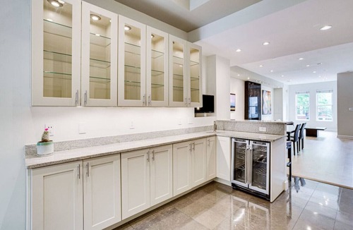 Cardozo House | Modern - Parking - Metro 1/2 blk 99 Walk score Minutes to Capital, Museums and National Mall