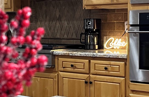 Raisin House | Modern Pet-Friendly Farmhouse, Pool, Games, Sleeps 8, 3 Bed and 2 Bath, Basement