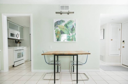 Historic District - North Apartment | Modern Pet Friendly Garden Home Walking Distance to River by Lucky Savannah