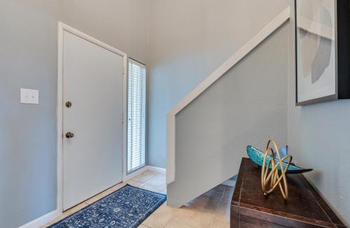 Point Venture House | Modern Point Venture Vacation Rental w/Deck!
