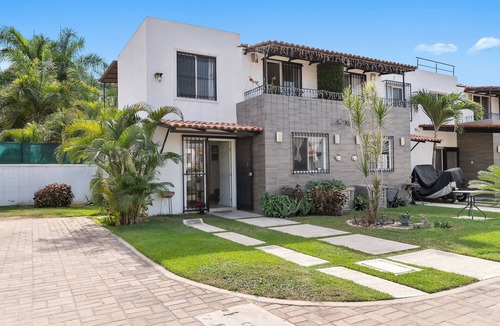 Puerto Vallarta House | Modern Pool Side House