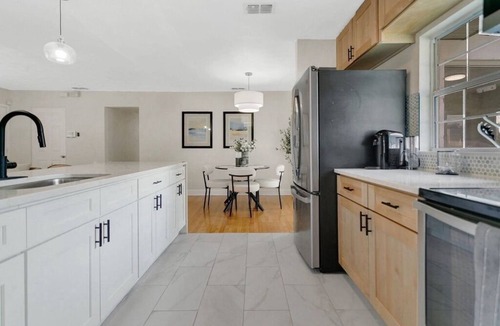 Pine Castle House | Modern Poolside Bungalow in the Heart of Orlando
