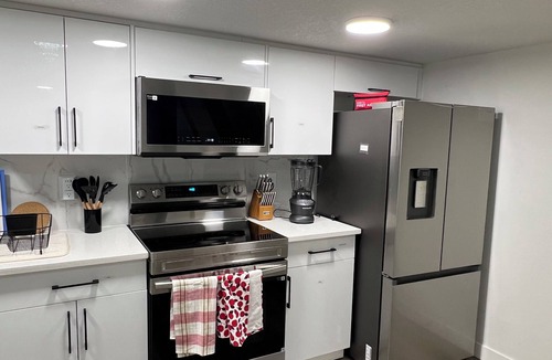 Northwest Edmonton Apartment | Modern Private Basement Suite – West Edmonton Comfort & Convenience