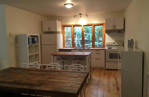 Wasaga Beach Cottage | Modern Private Beach House
