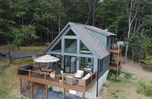 Fishertown Cabin | Modern/Private cabin near Bedford Pa.