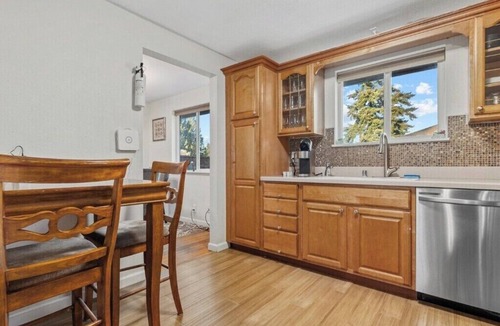 Highline House | Modern Private Getaway Near SeaTac & Downtown!