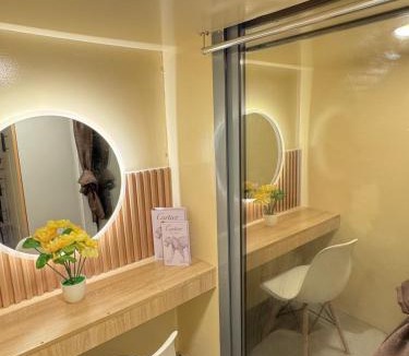 Business Bay House | Modern Private Hostel Room near Business Bay Downtown