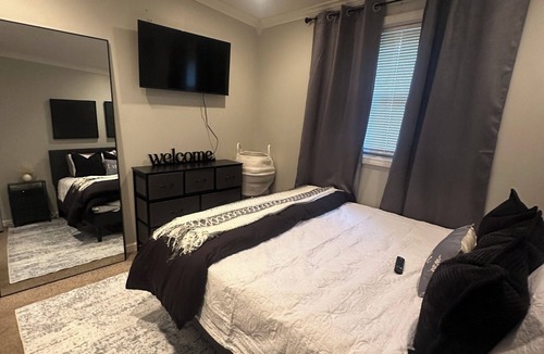 Little Rock House | Modern Private Room Easy Access to Everything