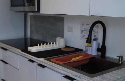 Cangrejo Arriba Apartment | Modern private studio in prime location, minutes from beach & airport