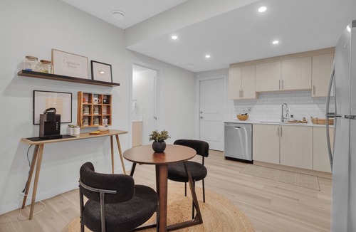 West Edmonton House | Modern Private Suite | Clean | Coffee & Tea Station| Fully Stocked | Near WEM