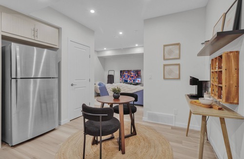 West Edmonton House | Modern Private Suite | Clean | Coffee & Tea Station| Fully Stocked | Near WEM