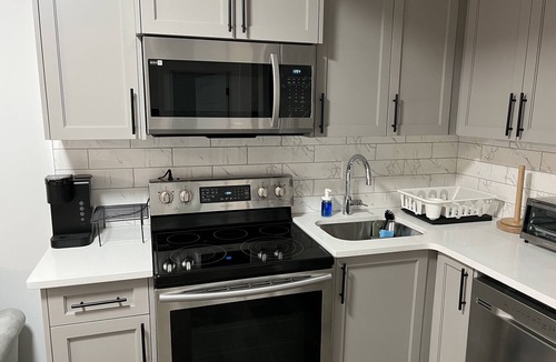 Airdrie House | Modern Private Suite in a serene location 15 minutes away from the Airport.