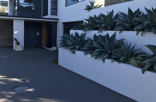 Redcliffs Apartment | Modern, quiet comfort for two