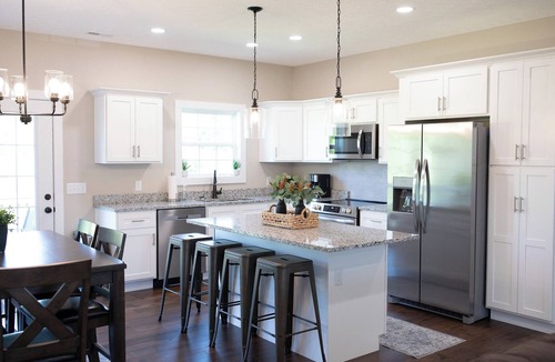 Elizabethtown House | Modern, Quiet, & Comfortable Stay - Near E-Town Sports Park, BluOval SK & Eats!