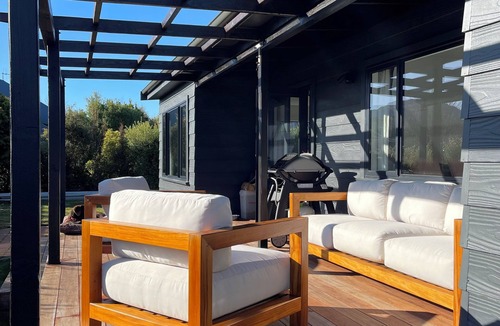Wanaka Cottage | Modern quiet cottage close to lake - Situated in quaint old Wanaka