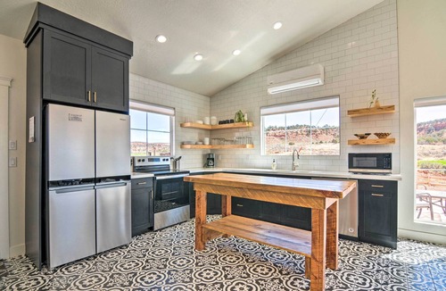 Kanab House | Modern Ranch House with Panoramic Red Butte Views