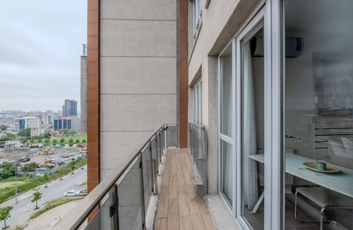 Mahmutbey Apartment | Modern Residence Studio Flat w Balcony in Bagcilar