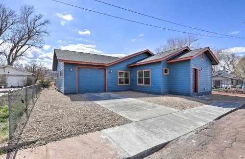 Williams House | Modern Retreat: 3 Blocks to Dtwn Williams + Rte 66
