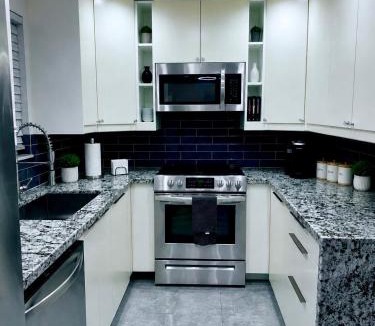 North Andrews Gardens Villa | Modern Retreat Near Beach, Las Olas & Hard Rock