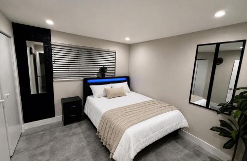 North Andrews Gardens Villa | Modern Retreat Near Beach, Las Olas & Hard Rock
