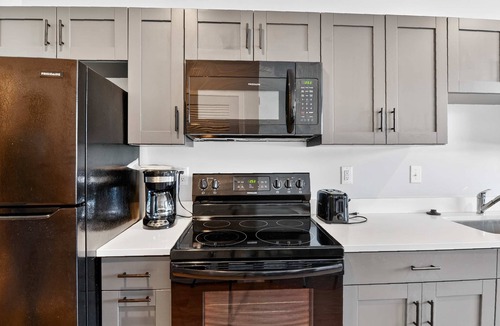 Bloomington Apartment | Modern Retreat Near Campus & Kirkwood Nightlife