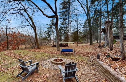 Wisconsin Dells House | Modern Riverfront Home w/gas fireplace, patio, grill, & washer/dryer, Dogs-OK