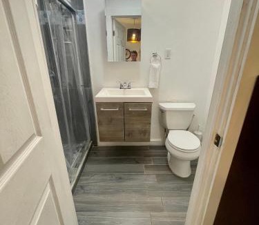 Sailboat Bend Apartment | Modern Riverview Apartments