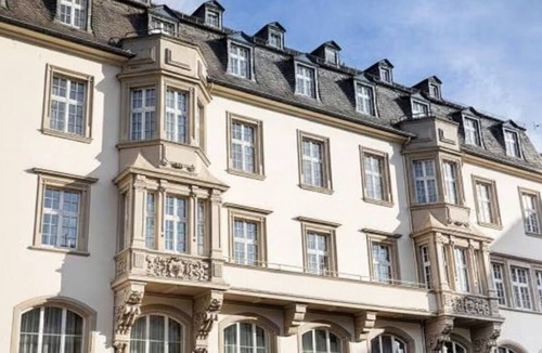 Zentrum Hotel | Modern Room Just Steps from Bonn’s Top Attractions – Ideal for Urban Explorers!