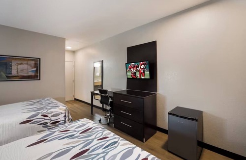 Cortaro Hotel | Modern Room Perfect for Road Trippers Near I-10 – Convenient & Affordable