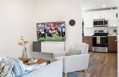Northgate House | Modern Roosevelt Retreat
