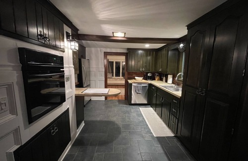 Wells Bridge Ski Chalet | Modern Rustic 5 Bedroom Home In the Foothills of the Catskills Mountains. 5 ⭐️