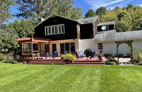 Wells Bridge Ski Chalet | Modern Rustic 5 Bedroom Home In the Foothills of the Catskills Mountains. 5 ⭐️