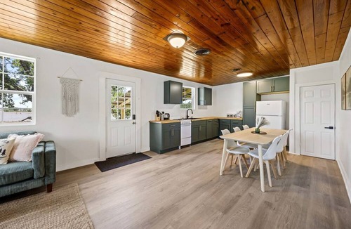 Madill House | Modern Rustic Cabin Retreat with Panoramic Lake Views in Madill, Oklahoma