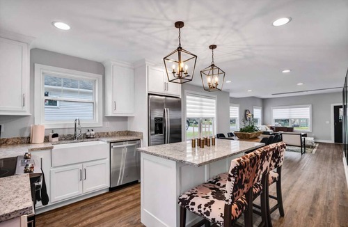 Bardstown House | Modern rustic home near Bardstown top distilleries