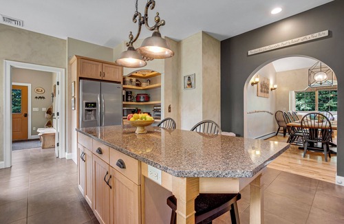 Conway House | Modern rustic lodge set in the White Mountains and minutes from North Conway.