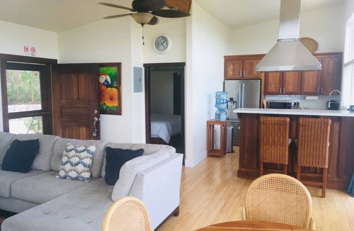 San Ignacio House | Modern San Ignacio House With Wifi, A/C and Cable TV