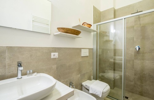 Sant' Ambrogio Apartment | Modern Santa Croce, modern and graceful apartment in the district of Santa Croce