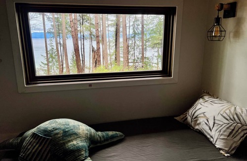 Savary Island House | Modern Savary Island Cottage – Perfect Family Getaway & Kids’ Favorite!