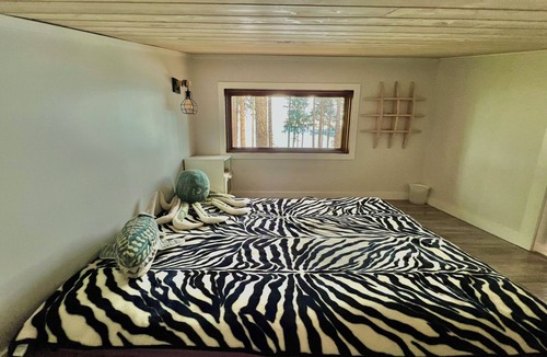 Savary Island House | Modern Savary Island Cottage – Perfect Family Getaway & Kids’ Favorite!