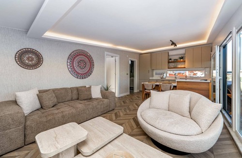 Karaburun Koyu Apartment | Modern Sea View Penthouse with Private Terrace – 20 Min to IST