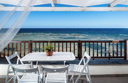 Marzamemi Apartment | Modern seafront apartment with panoramic terrace